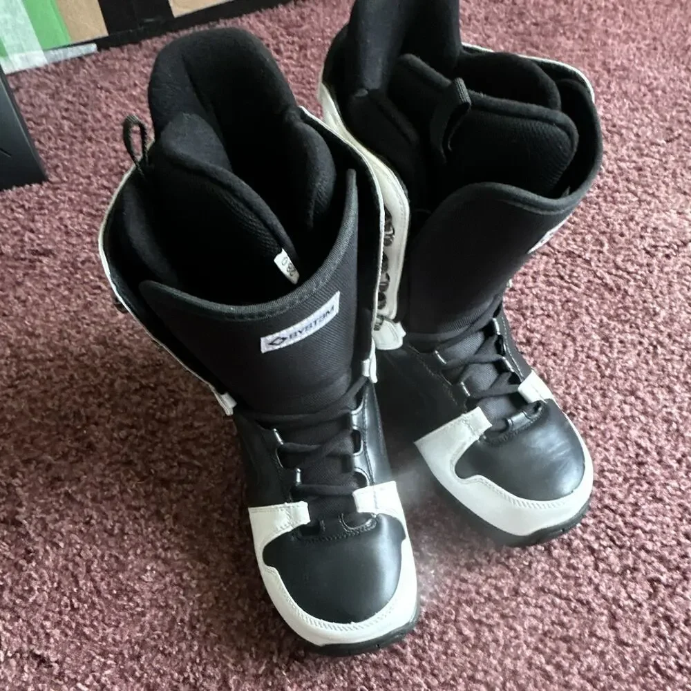 Men’s Used US Size 10 System Snowboard Boots White Black